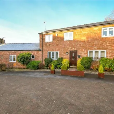 Buy this 3 bed townhouse on The Lydiate in Heswall, CH60 0DZ