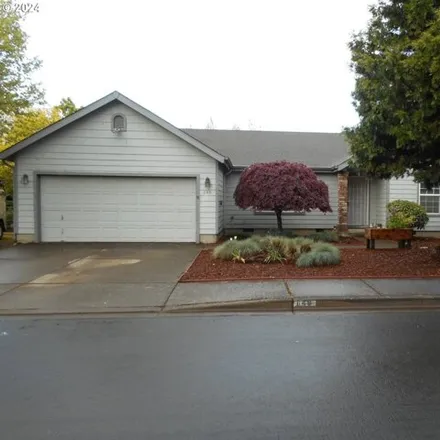 Buy this 3 bed house on 649 Nicholas Drive in Springfield, OR 97477
