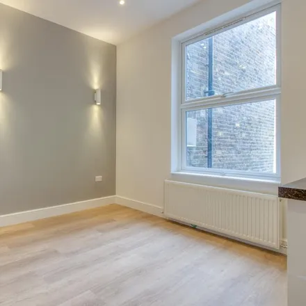 Rent this studio apartment on Arriva Hotel in Swinton Street, London