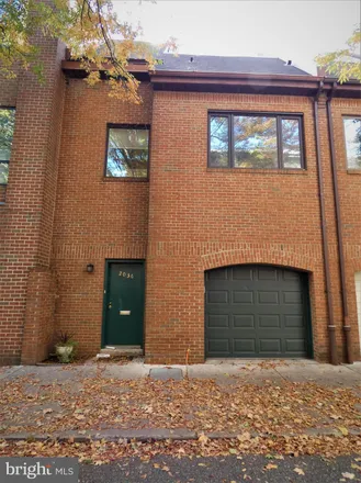 Rent this 4 bed townhouse on 100 North 20th Street in Philadelphia, PA 19103
