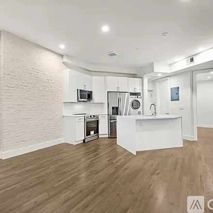 Rent this 3 bed apartment on E 95th St
