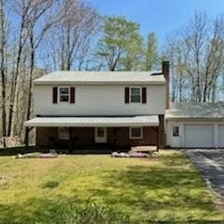Buy this 4 bed house on 43 Pinewood Drive in Wiscasset, Lincoln County