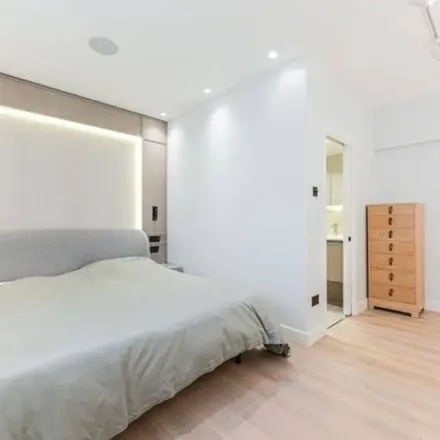 Image 4 - 16 Thurloe Street, London, SW7 2SX, United Kingdom - Apartment for rent