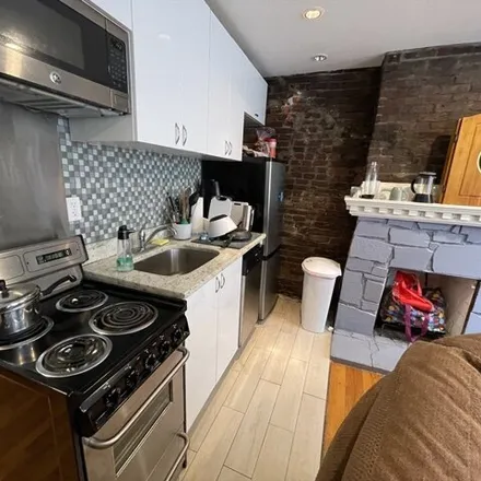 Image 4 - 41 Grove Street, Boston, MA 02114, USA - Apartment for rent