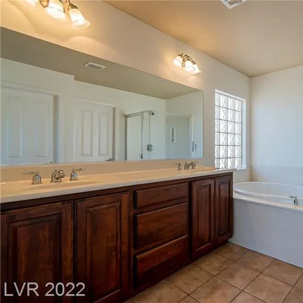 Image 4 - 2040 South Granemore Street, Summerlin South, NV 89135, USA - House for sale