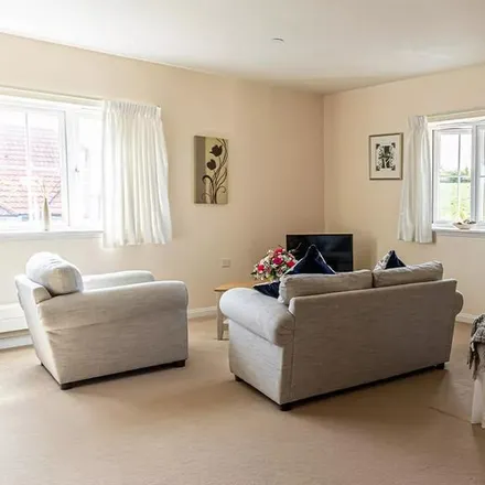 Image 2 - Meadow Park, Great Notley, CM7 1TD, United Kingdom - Apartment for rent
