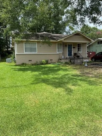 Buy this 4 bed house on 565 Hillcrest Avenue in McComb, MS 39648