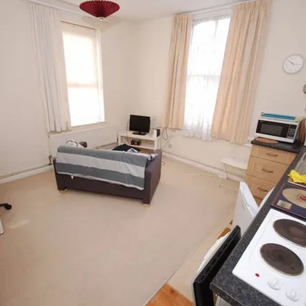 Rent this 1 bed apartment on Lillington Avenue in Royal Leamington Spa, CV32 5TL