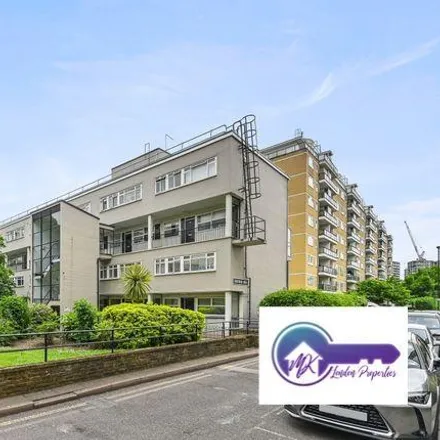 Rent this 3 bed apartment on Tesco Express in 93-95 Lupus Street, London