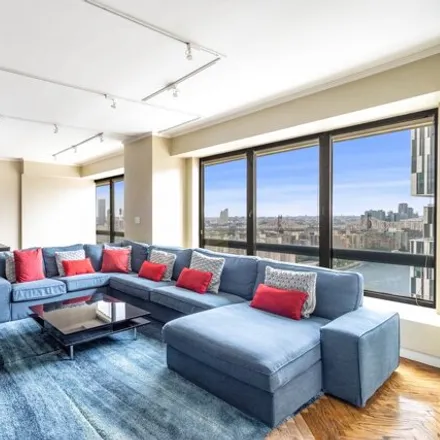 Image 1 - 530 East 76th Street, New York, NY 10021, USA - Condo for sale
