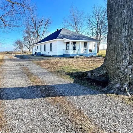 Buy this 3 bed house on 11071 County Road 717 in Dexter, MO 63841