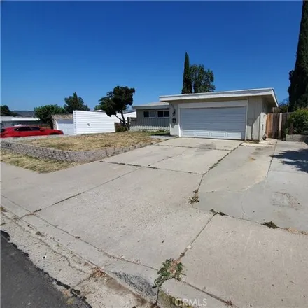 Image 3 - 8518 Carlton Oaks Dr, Santee, California, 92071 - House for sale