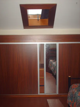 Rent this 3 bed room on Rua Poente da Colónia Doutor Manuel Laranjeira in 4200-105 Porto, Portugal