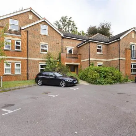 Rent this 1 bed room on Lansdowne House in 13 Derby Road, Reading