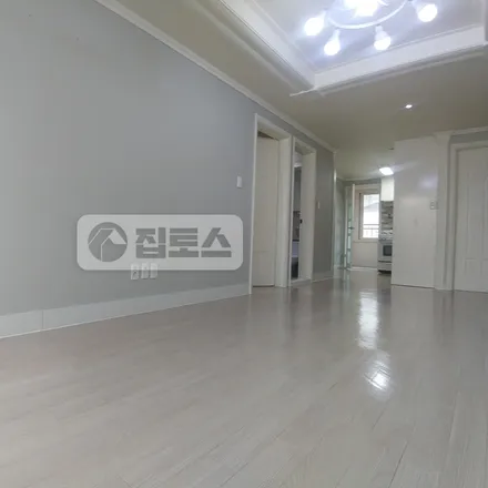 Rent this 3 bed apartment on 서울특별시 강남구 역삼동 656-15