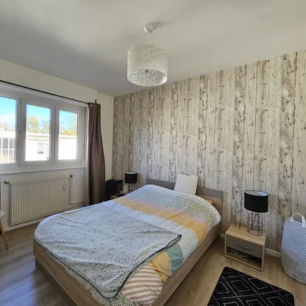 Rent this 3 bed apartment on 293 Avenue d'Altkirch in 68350 Brunstatt-Didenheim, France