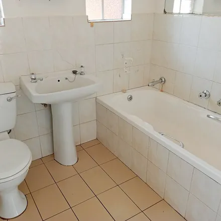 Rent this 3 bed apartment on Suikerbos Road in Doornpoort, Gauteng