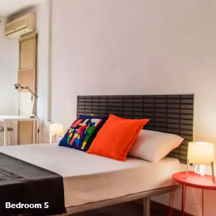 Rent this 1 bed room on Carrer de Colón in 6, 46002 Valencia