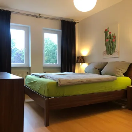 Rent this 3 bed apartment on Auf der Reide 10 in 40468 Dusseldorf, Germany