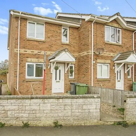 Buy this 2 bed house on 71 Upton Road in Binstead, PO33 3JG