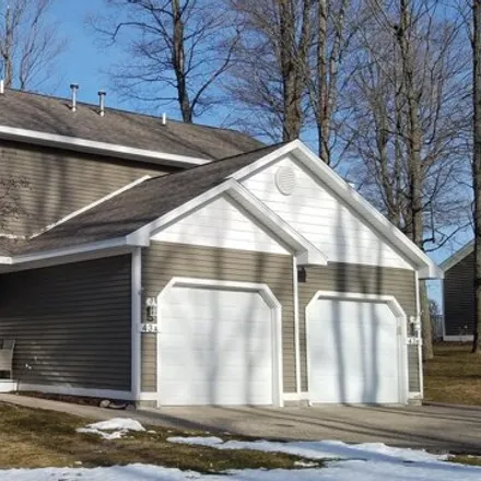 Buy this 2 bed condo on Tee Lane in Dover Township, MI 49735