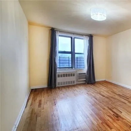 Image 9 - 67-50 Thornton Place, New York, NY 11374, USA - Apartment for sale