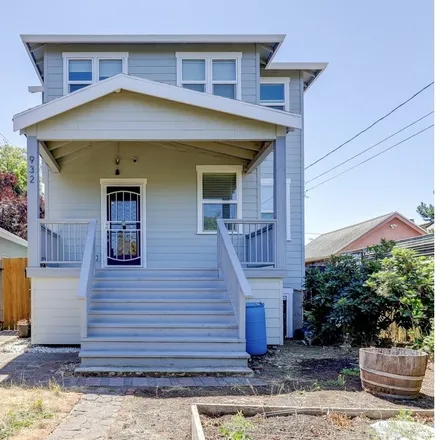Buy this 5 bed house on 932 North Holland Street in Portland, OR 97217