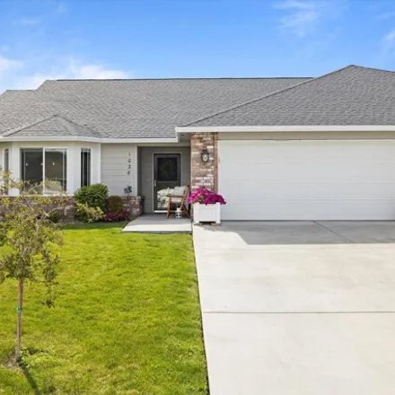 Buy this 2 bed house on 8798 Westbrook Avenue in Yakima, WA 98908
