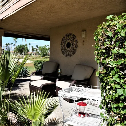Image 2 - Palm Royale Country Club, Emerald Drive, La Quinta, CA 92235, USA - Condo for sale
