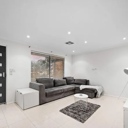 Image 2 - Shiralee Bend, Carramar WA 6031, Australia - Apartment for rent