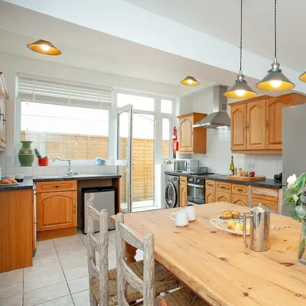 Rent this 5 bed townhouse on Portreath in TR16 4LS, United Kingdom