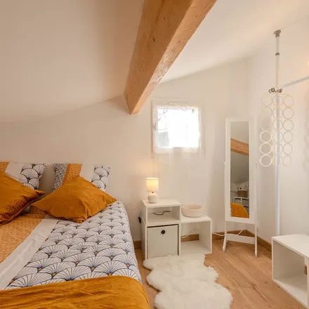 Rent this 1 bed house on La Motte in Place Georges Clemenceau, 83920 La Motte
