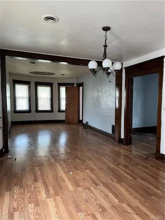 Image 4 - 17 Mount Vernon Avenue, Buffalo, NY 14210, USA - Townhouse for sale