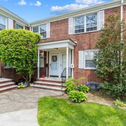 Buy this 1 bed condo on 71 Meadowbrook Place in Newark Heights, Maplewood