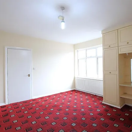 Image 2 - Great West Road, Vicarage Farm Road, London, TW5 0AA, United Kingdom - Apartment for rent
