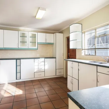 Image 2 - Via Appia Street, Rome Glen, Somerset West, 7136, South Africa - Apartment for rent