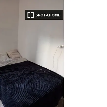Rent this 4 bed room on Via Ermete Zacconi in 1/3, 40127 Bologna BO