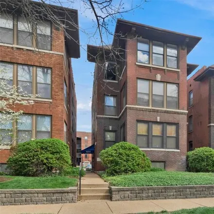 Buy this 2 bed condo on Park Lux Apartments in 5560 Pershing Avenue, St. Louis