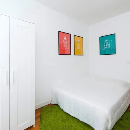 Rent this 3 bed apartment on 25 Rue Oscar Roty in 75015 Paris, France