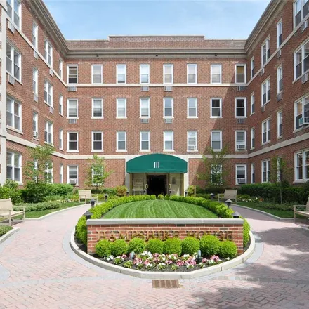 Rent this 1 bed apartment on 111 7th Street in Village of Garden City, NY 11530