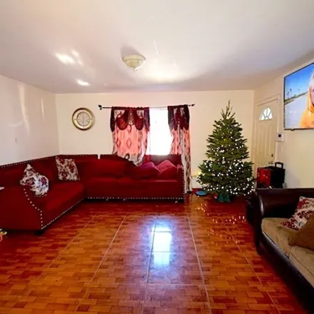 Image 7 - 8902 Towne Avenue, Los Angeles, CA 90003, USA - House for sale