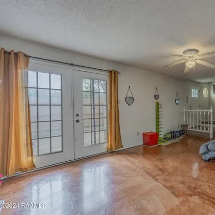 Image 3 - 175 West Avondale Drive, Lafayette, LA 70506, USA - Condo for sale