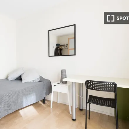 Rent this 4 bed room on CAP Drassanes in Avinguda de les Drassanes, 08001 Barcelona