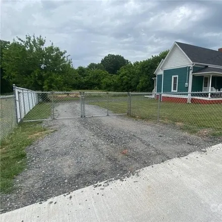 Image 4 - 4815 North Depot Street, Claremont, Catawba County, NC 28610, USA - House for sale