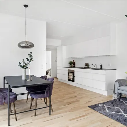 Rent this 3 bed apartment on Blokhaven 136 in 2740 Skovlunde, Denmark
