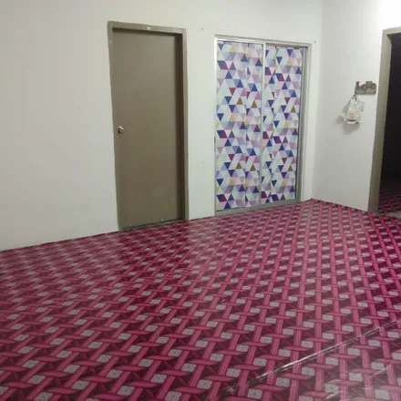 Rent this 3 bed apartment on unnamed road in Seremban 2, Seremban