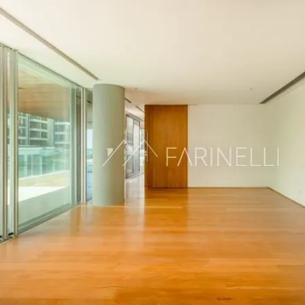 Buy this 1 bed apartment on Terminal Alvorada - Arquiteto Jaime Lerner in Avenida das Américas, Barra da Tijuca