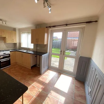 Image 2 - Padstow Close, Crewe, CW1 3XW, United Kingdom - House for rent