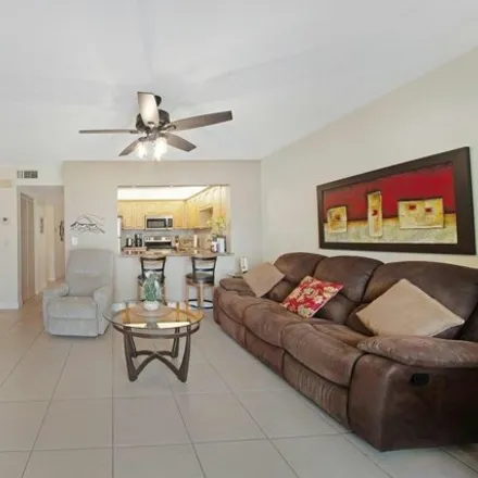 Image 4 - 374 Liberty Court, Lakeview, Deerfield Beach, FL 33442, USA - Condo for sale