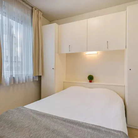 Rent this 2 bed apartment on Boulevard de l'Empereur - Keizerslaan 27 in 1000 Brussels, Belgium